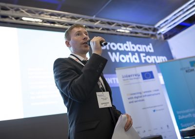 Darijus Valiucko (Projektmanager aconium GmbH) am 24.10.2017 in Berlin beim Governmental Workshop auf dem Broadband World Forum 2017. Foto: aconium GmbH / Florian Schuh
