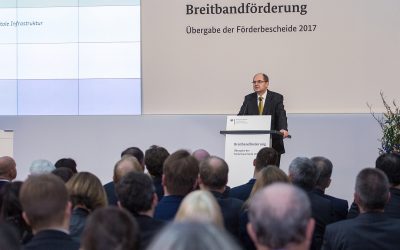 Bundesminister Schmidt übergibt 375 Millionen Euro Fördermittel für Breitbandausbau