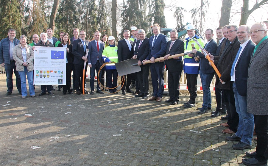 Spatenstich für den Breitbandausbau im mittleren Emsland in Twist am 07.03. 2018.