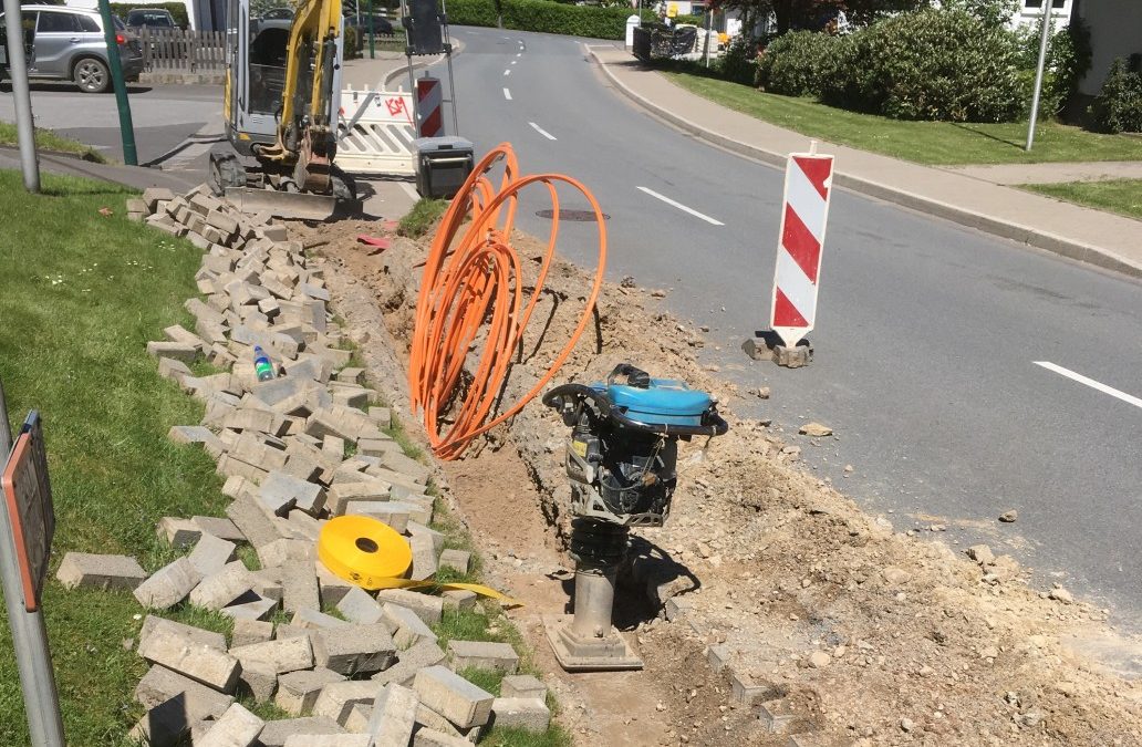 Eine Baustelle für den Breitbandausbau in Helden. Foto: Kreis Olpe