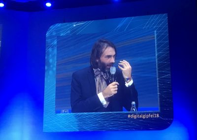 Cédric Villani (Mathematiker und Mitglied der französischen Nationalversammlung) spricht auf dem Digital Gipfel 2018, Nürnberg, 4. Dezember 2018