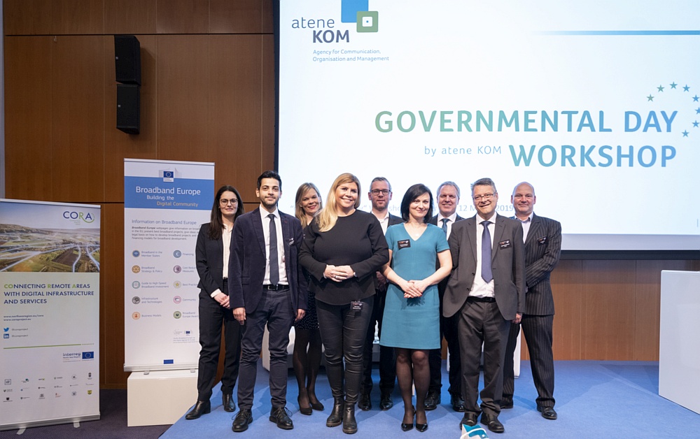 Gruppenbild der Referenten des Governmental Day Workshop am 12/03/2019 in Amsterdam im Rahmen der FTTH Conference 2019 für ein Foto. Foto: aconium / Florian Schuh