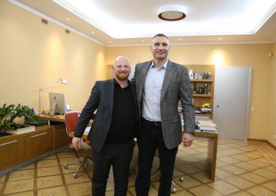 Oberbürgermeister von Kiew, Vitali Klitschko zusammen mit Tim Brauckmüller, geschäftsführender Gesellschafter der aconium GmbH