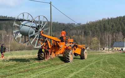 Mit traditioneller Technik zum zukunftsfähigen Breitbandanschluss: das Pflugverfahren als alternative Verlegetechnik